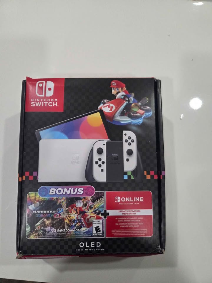 Nintendo Switch OLED + Mario Kart 8 Deluxe – $350 - photo 5