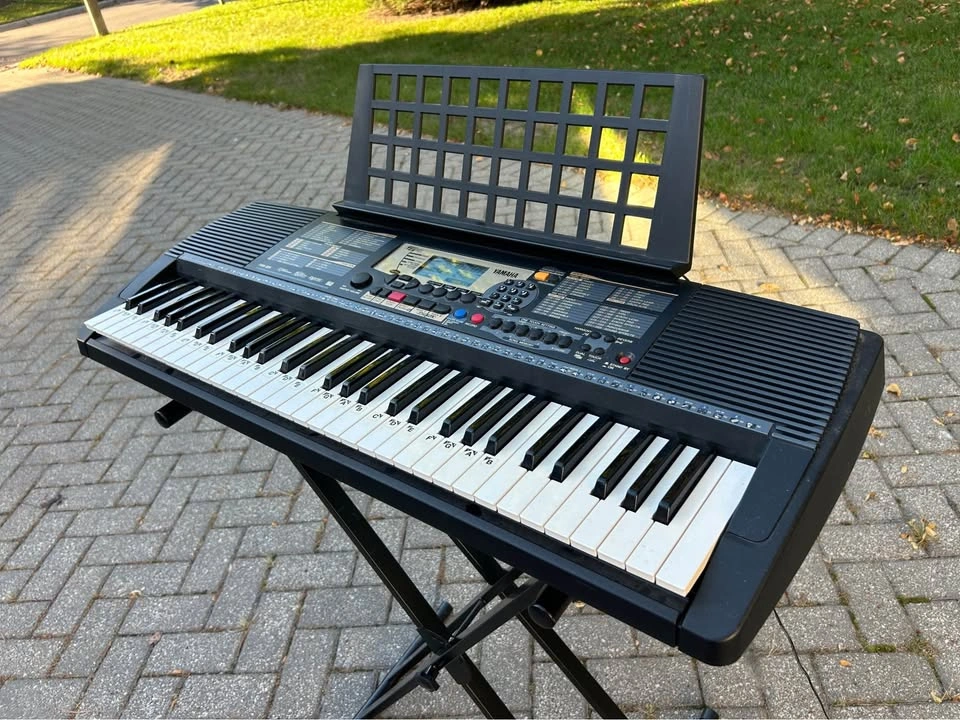 Yamaha Synthesizer Keyboard Piano PSR-225 - photo 2