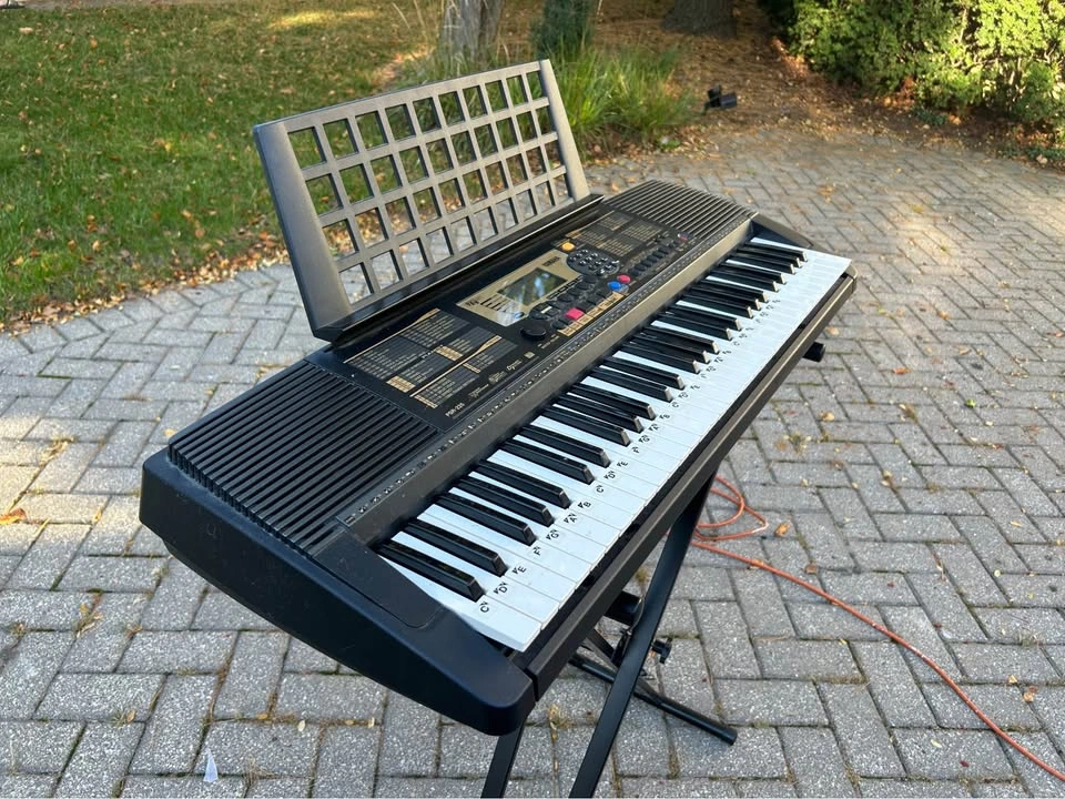 Yamaha Synthesizer Keyboard Piano PSR-225 - photo 3
