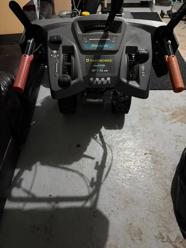 Yardworks 30" Snowblower - Like New - Ready for Winter - photo 3