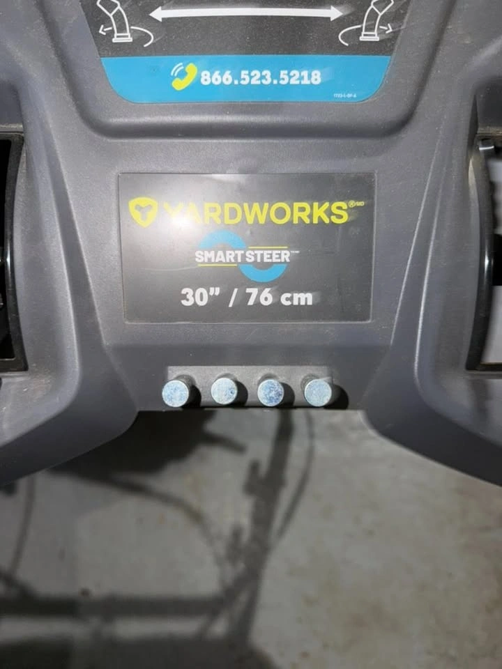 Yardworks 30" Snowblower - Like New - Ready for Winter - photo 5