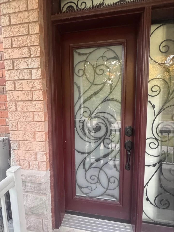2 Beds 1 Bath - Separate Entrance Basement Apartment - photo 2