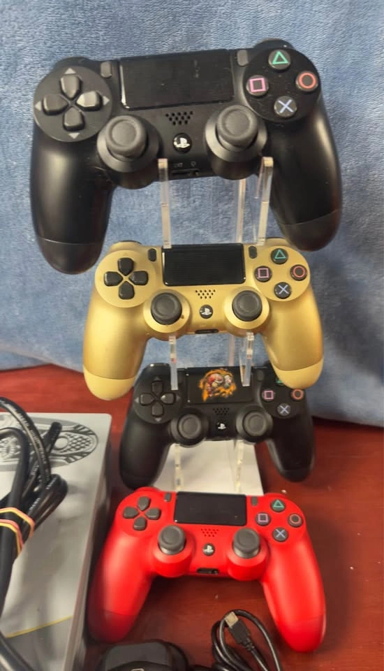 5TB God of war PS4 Pro w/ PSVR bundle - photo 3