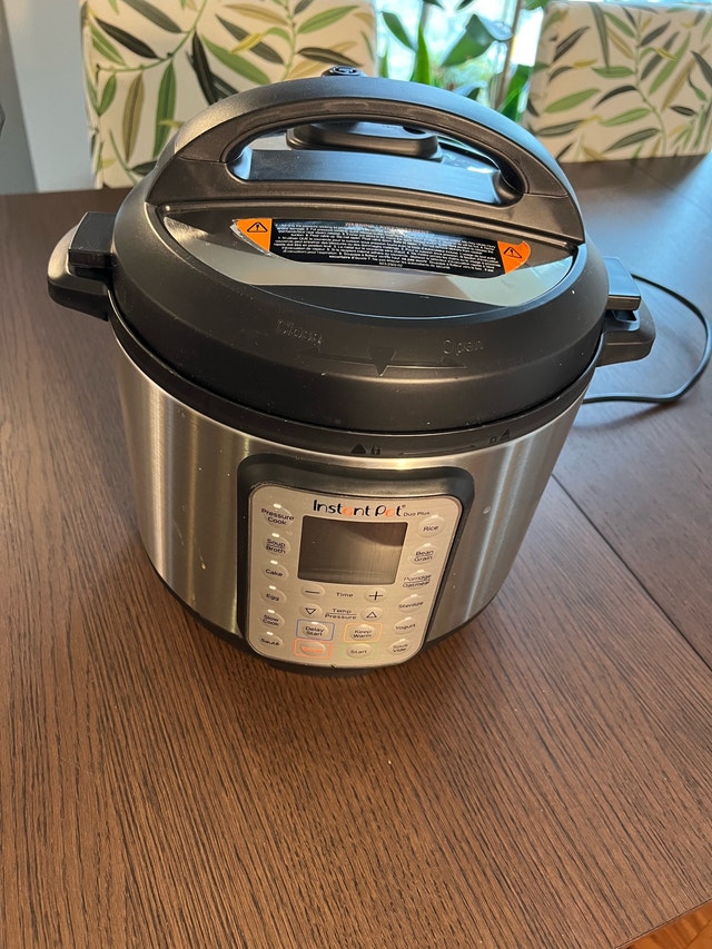 Instant Pot Duo Plus (9-in-1 Multi-Cooker) - Like New! - photo 5