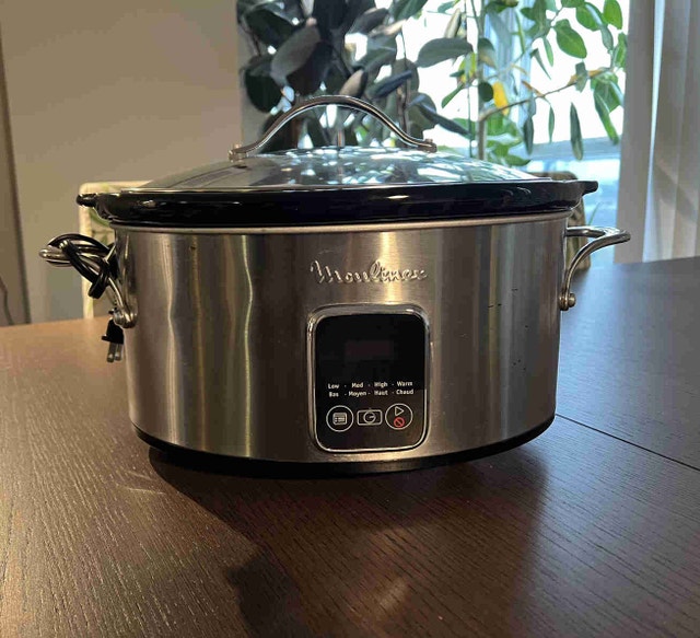 Meal Prep Bundle: FoodSaver Vacuum Sealer + Moulinex Slow Cooker