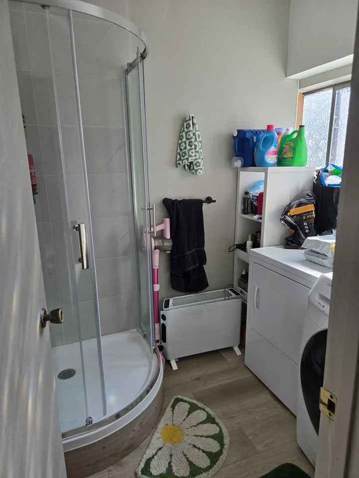 Private room for rent image indicator(2)