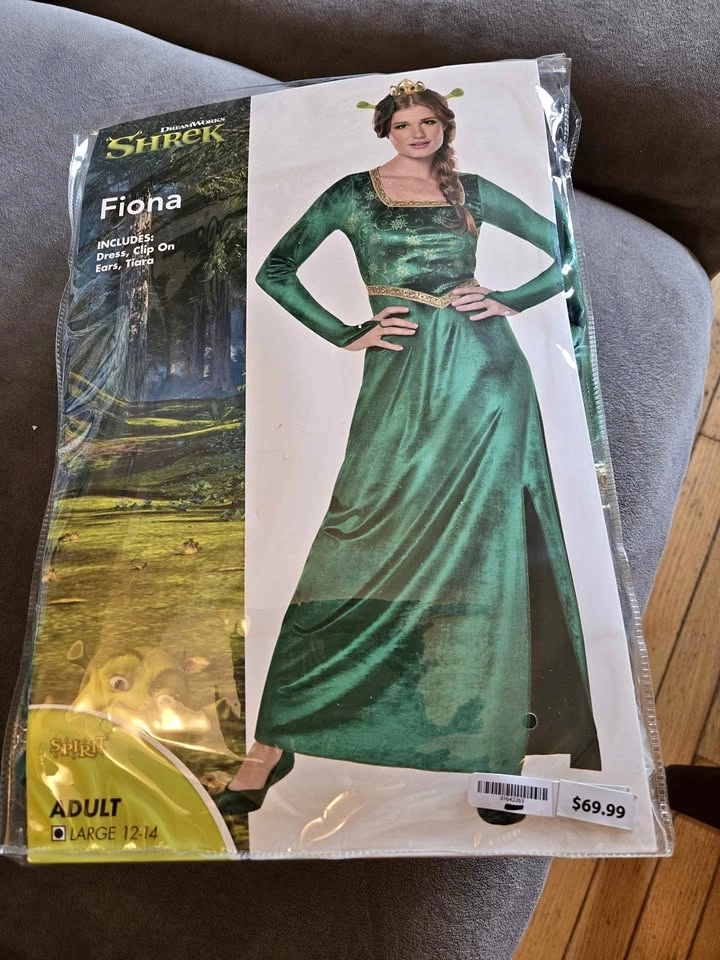 Halloween costume Fiona