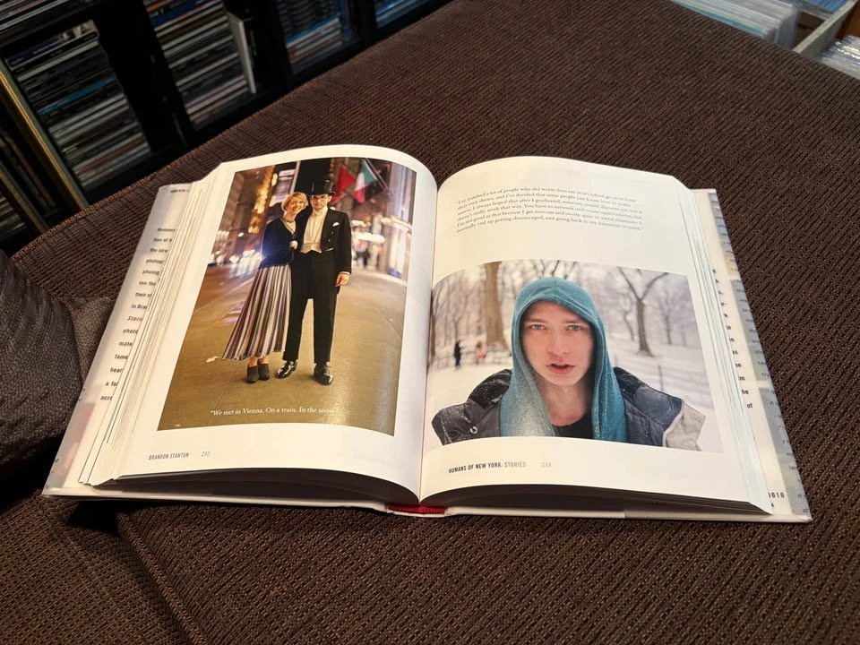 🌆 Humans of New York: Stories by Brandon Stanton (Hardcover book - photo 3