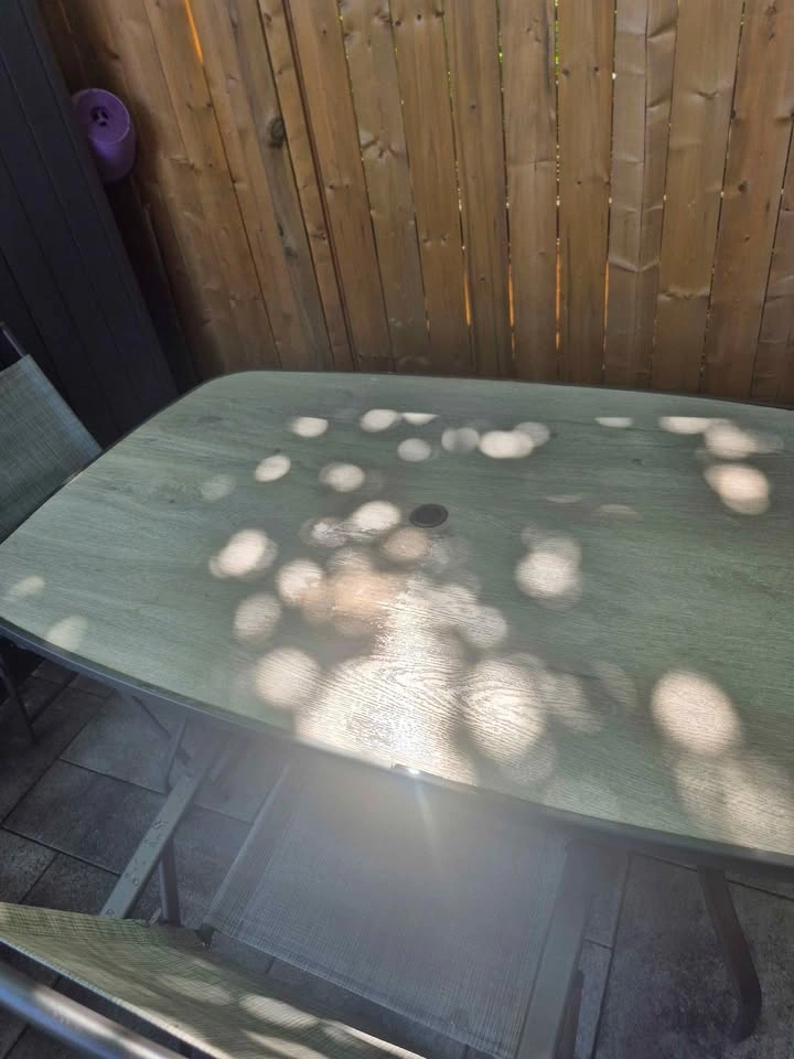 TABLE AND CHAIRS - photo 3