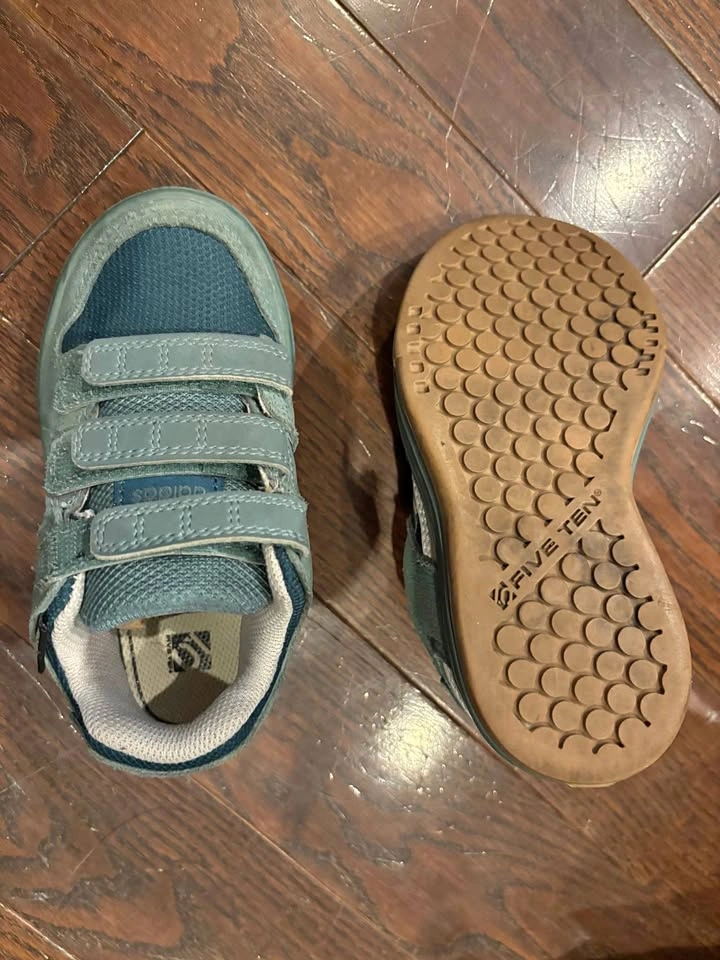 Freerider shoes size 10.5 like new in box