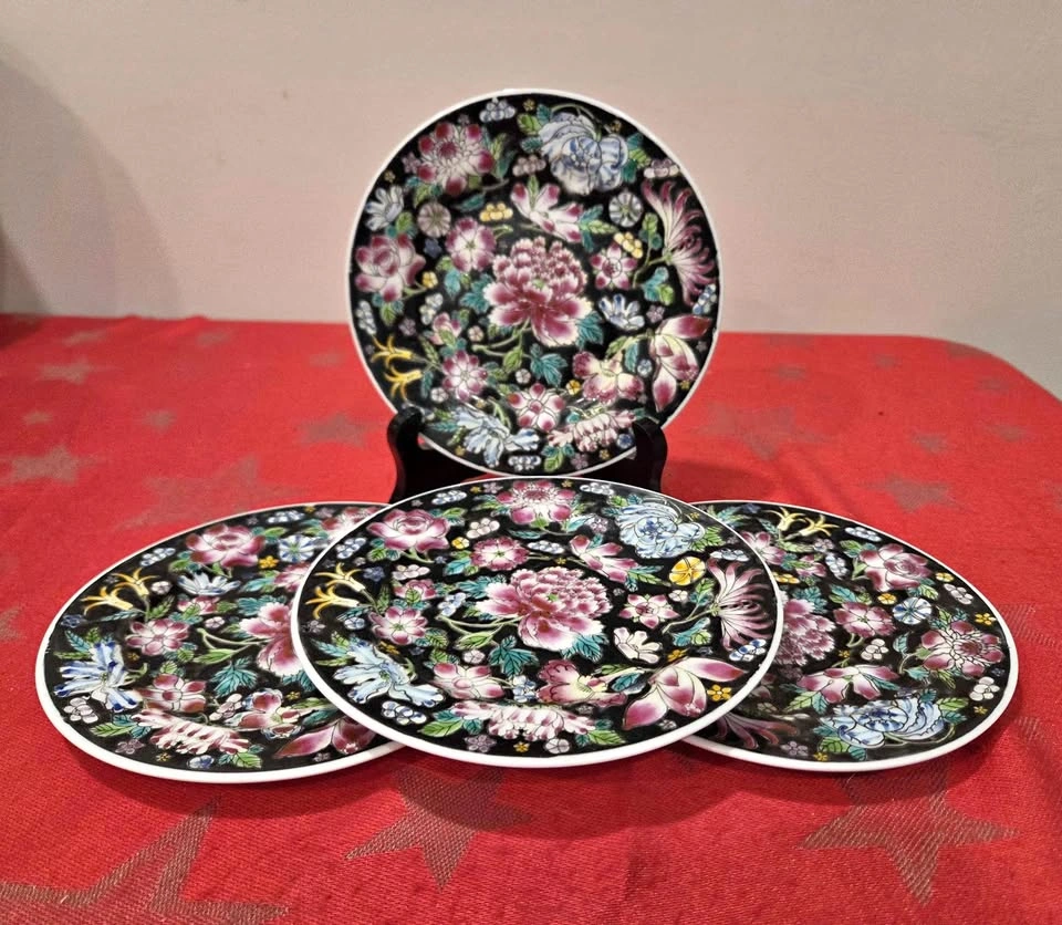 Set of 4 Vintage Chinese Jingdezhen Famille Noire Plates, 6"