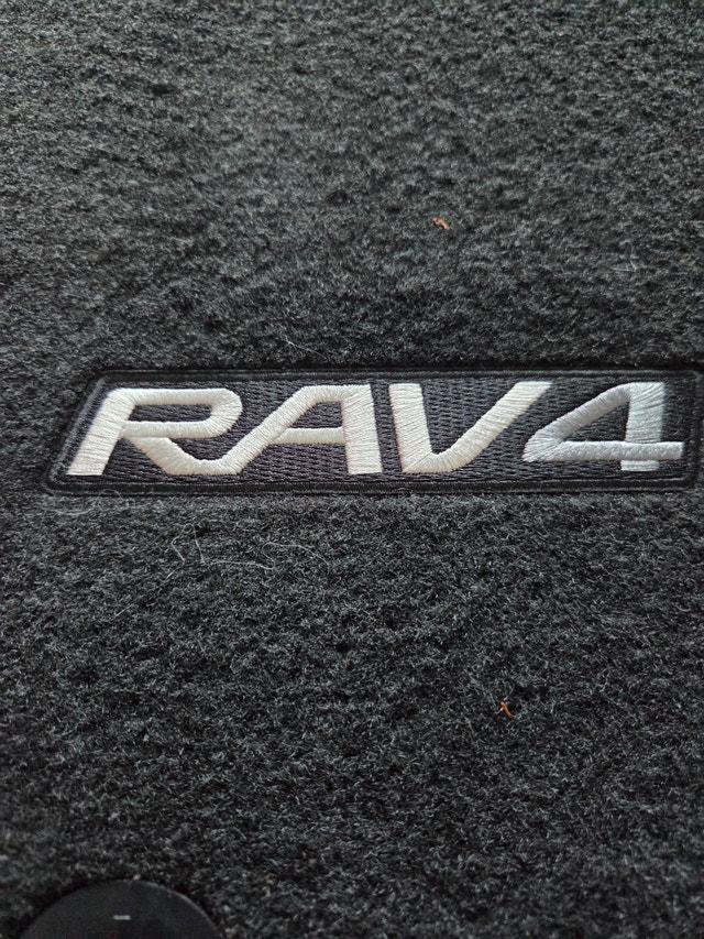 Genuine OEM Toyota RAV4 floor mat set *NEW* - photo 4