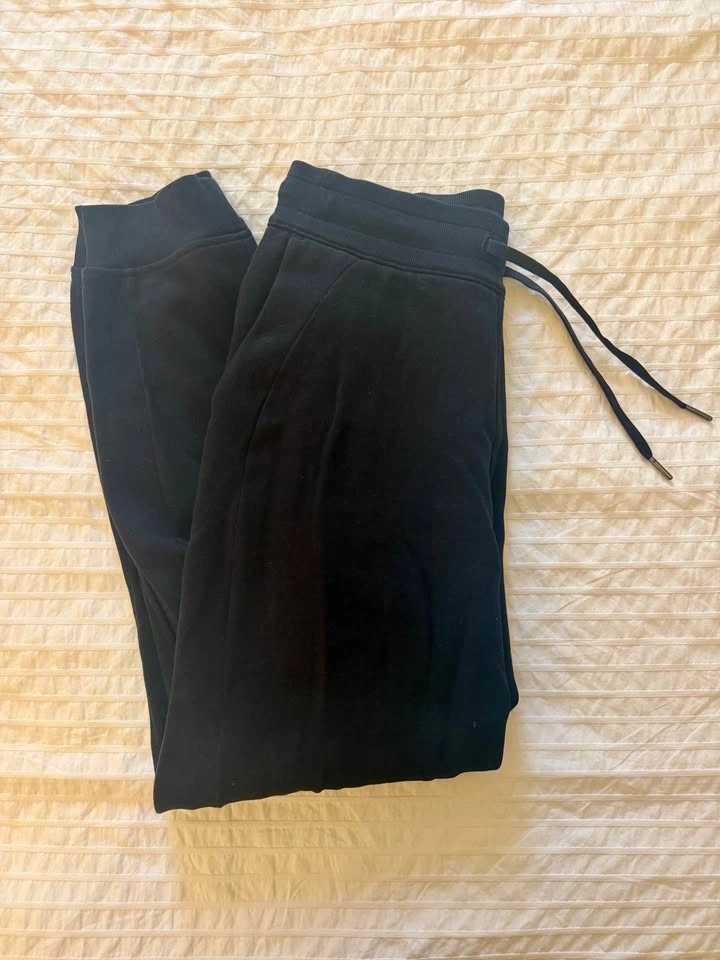Lululemon Scuba High-Rise Jogger in Black - photo 2