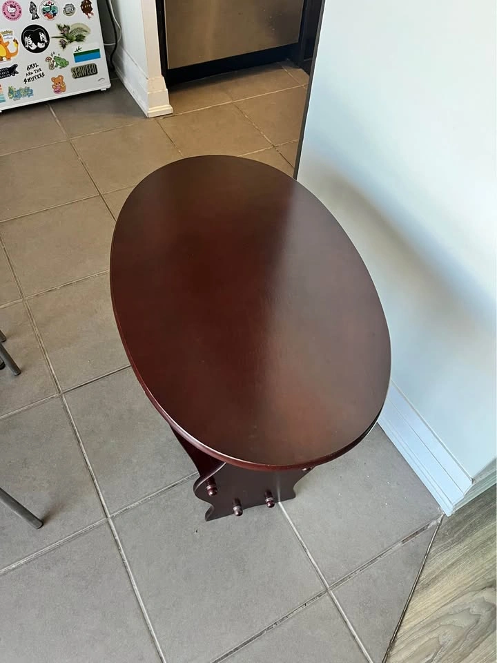 Vintage side table with basket - photo 3
