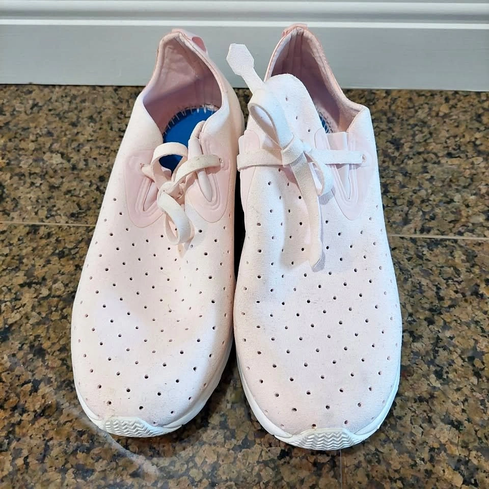 Native Women's Shoes Size 5 US