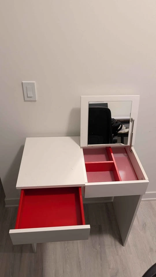 IKEA BRIMNES Vanity / Dressing Table - White - Like New - photo 2