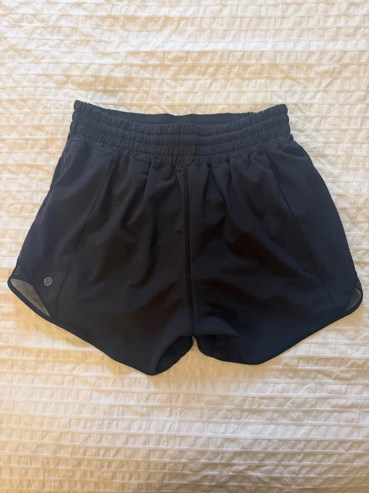 Lululemon Hotty Hot High-Rise Lined Short 4” - photo 3