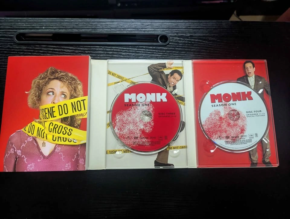 Monk Season One – Complete DVD Box Set (4 Discs) - photo 3