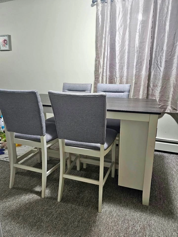 Counter-Height Dining Table with 4 Chairs