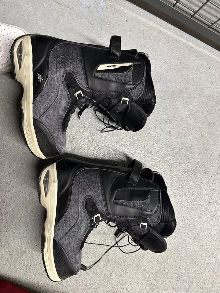 Nitro Faint TLS Women's Snowboard Boots – US 6.5 – Like New - photo 5