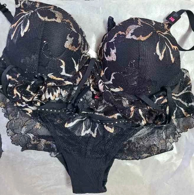 La Senza Hello Sugar - Bra and Panty Lingerie Set 34B/Large