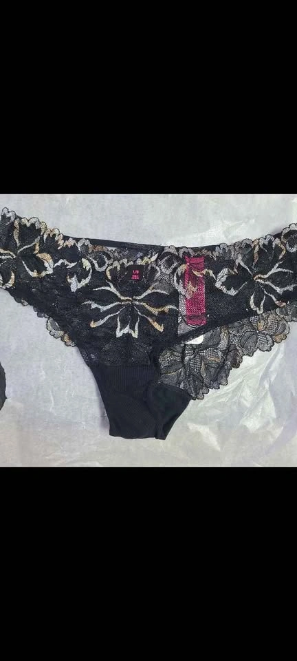 La Senza Hello Sugar - Bra and Panty Lingerie Set 34B/Large - photo 2
