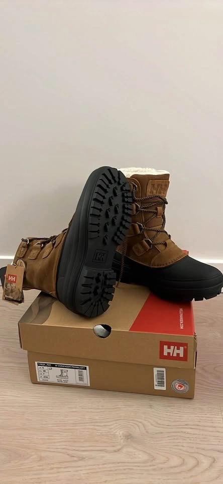 BNWT | Helly Hansen Women's Varanger PrimaLoft Winter Boots – Si - photo 2