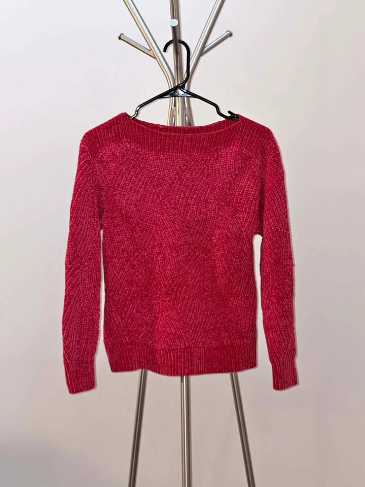 Red knitted winter top