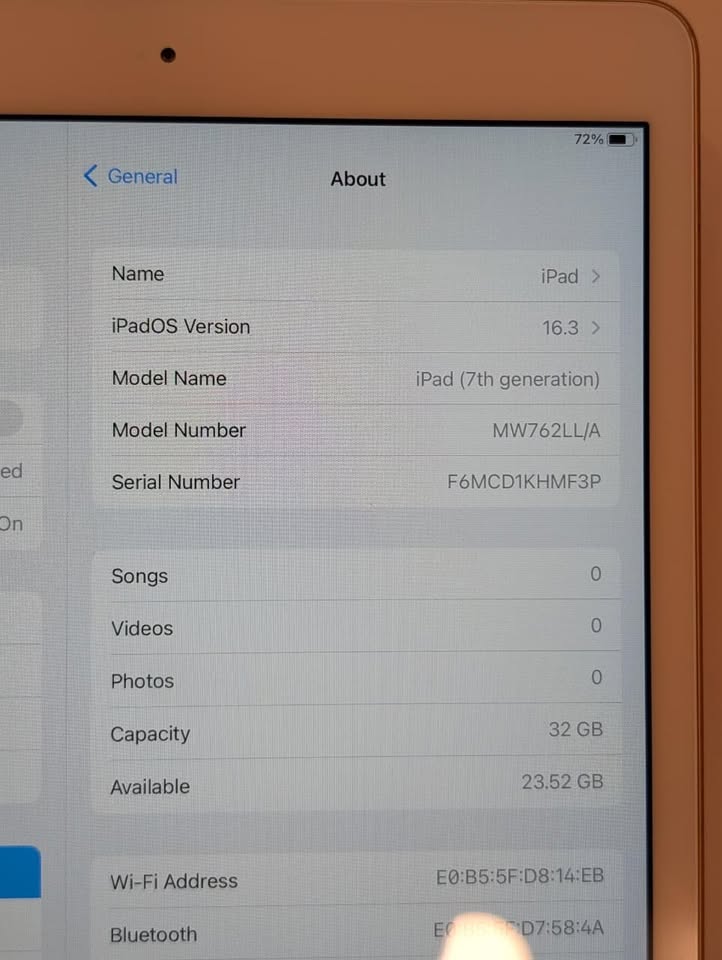 iPad 7th Gen - photo 5
