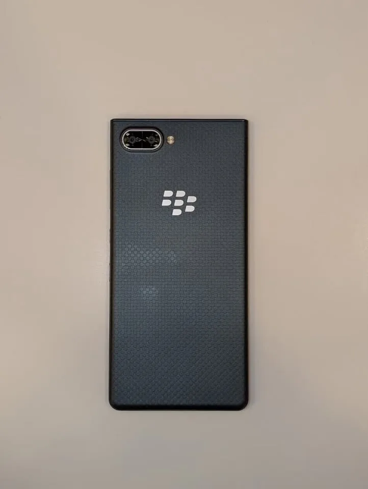 Blackberry Key2 LE image indicator(3)