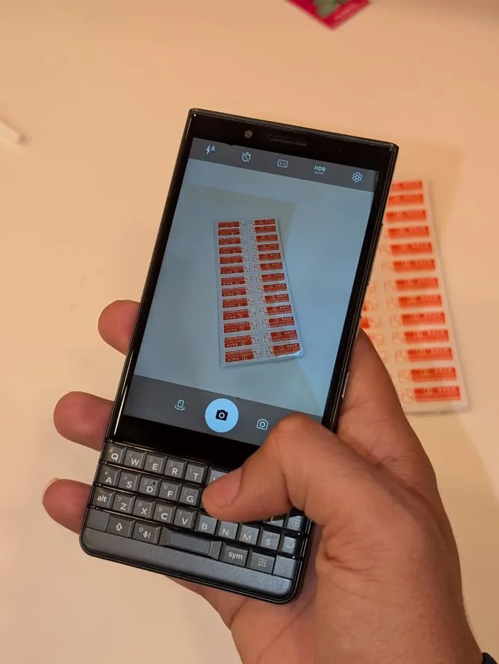 Blackberry Key2 LE image indicator(4)