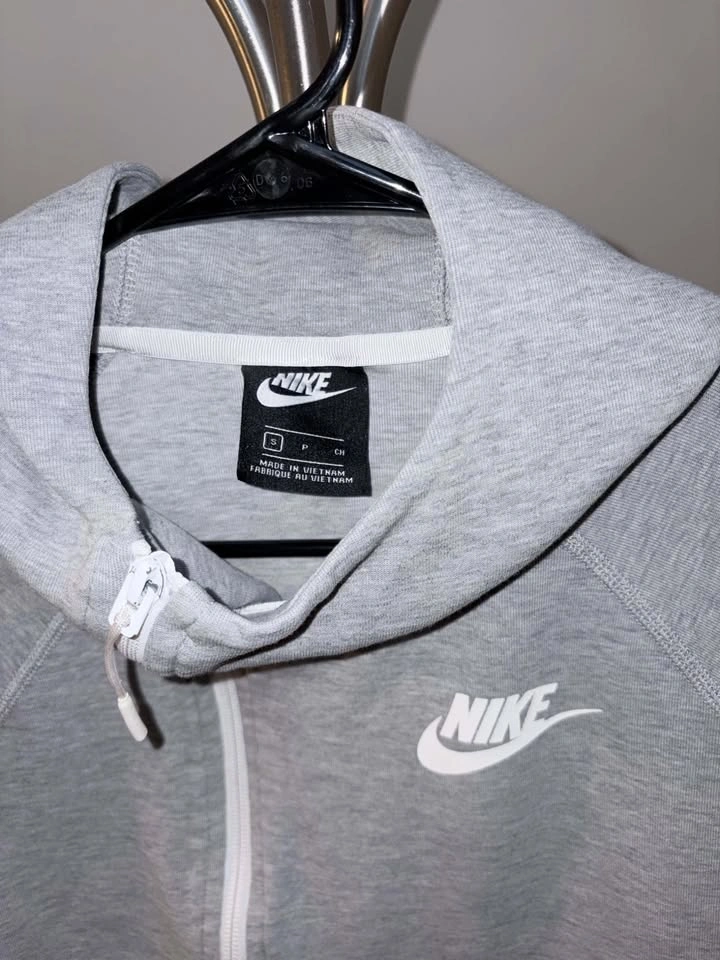 Unsymmetrical Nike Jacket - photo 2