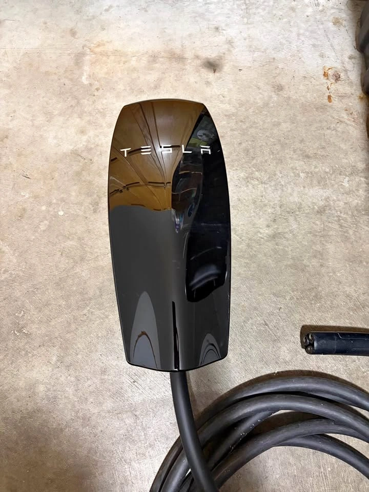 Tesla Wall Connector Gen 2 – Home EV Charger (up to 80A)