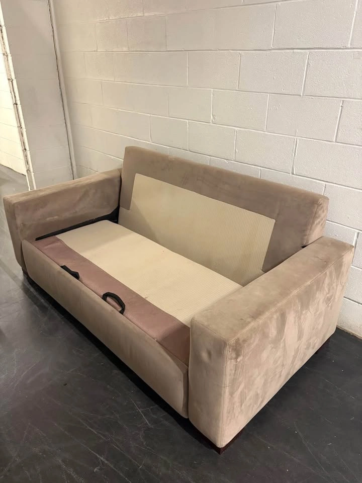 Brown Sleeper Sofa / Pull-Out Couch - Delivery Available - photo 2