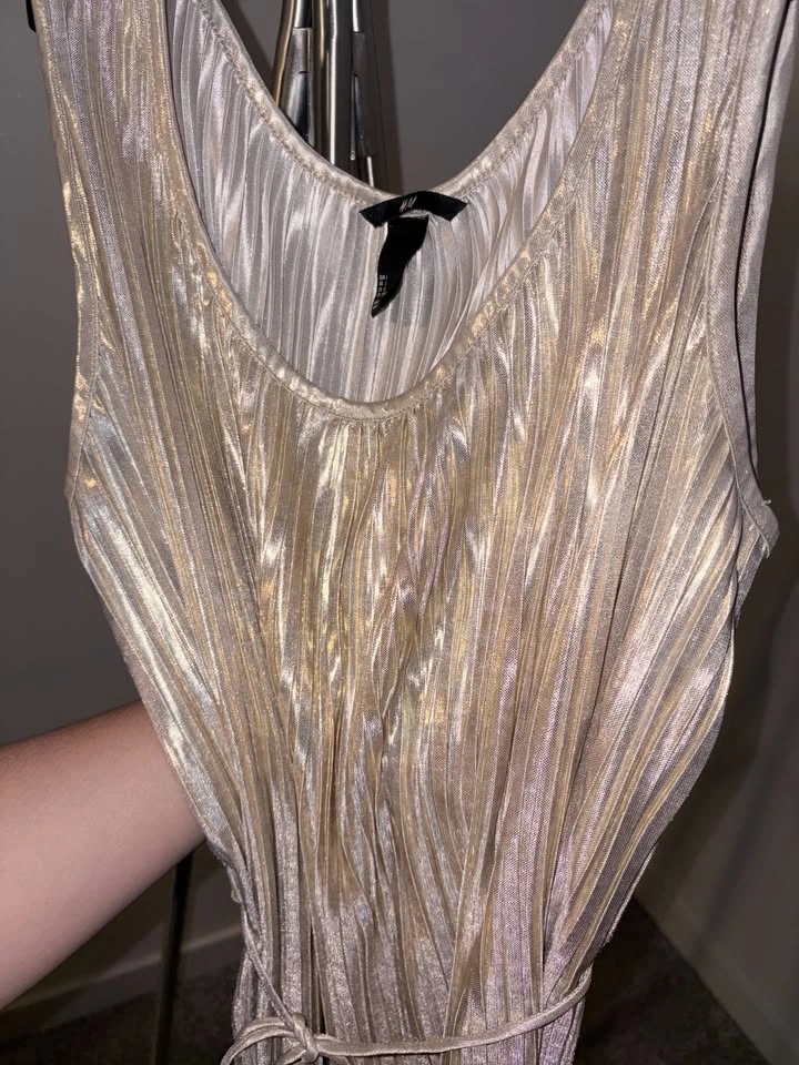 H&M Metallic Gold / Silver Pleated Plissé Dress with Tie Belt - photo 3