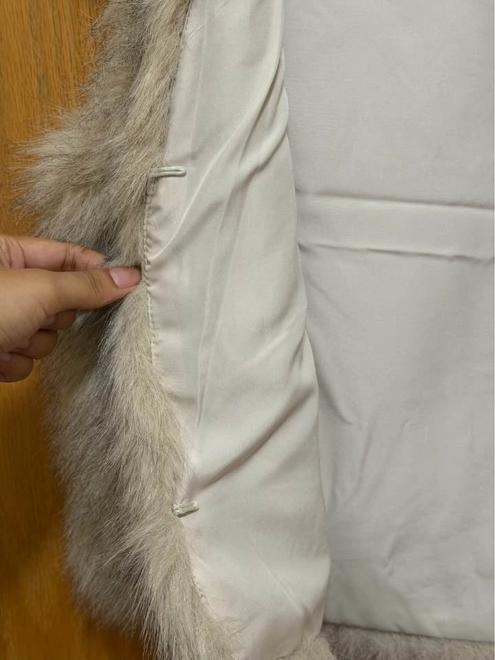 H&M Women's Beige Fluffy Vest - photo 4