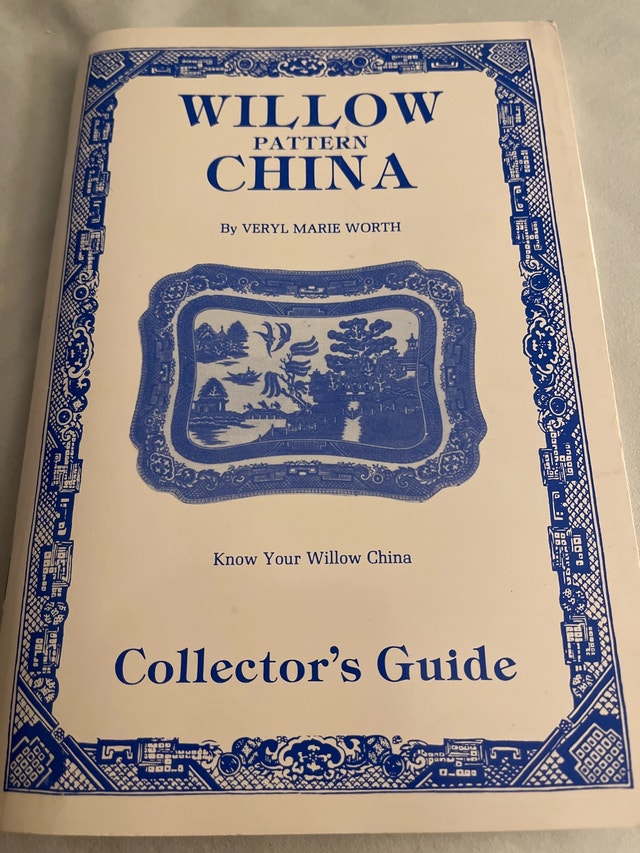 Willow Pattern China: Collector's Guide by Veryl Marie Worth
