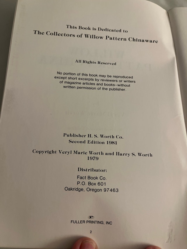 Willow Pattern China: Collector's Guide by Veryl Marie Worth - photo 2