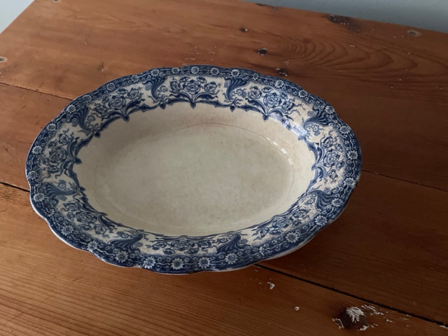 Malvern Colonial Pottery Serving Dish
