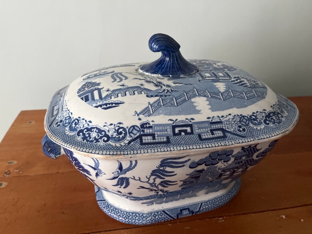 Blue Willow Tureen - photo 2