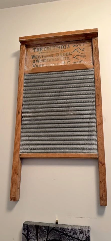 Vintage 1920’s Columbia Washboard - Western Broom & Woodenware