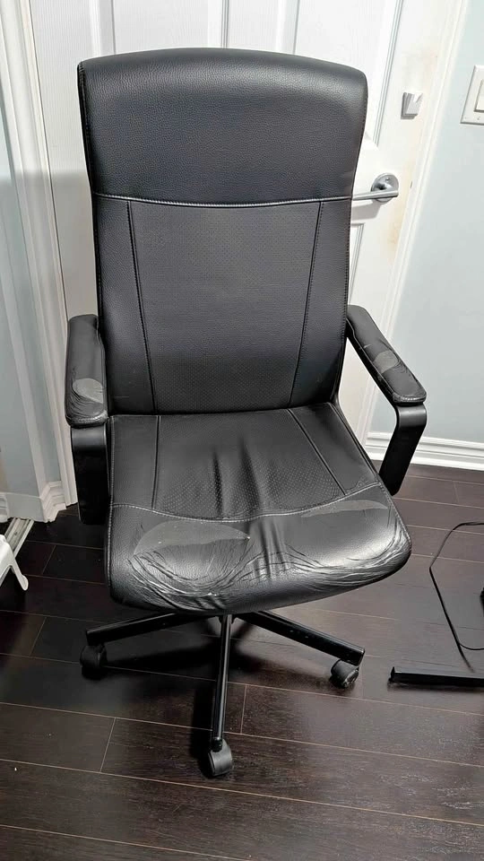 Executive Black Office Chair / Desk Chair (Ergonomic)