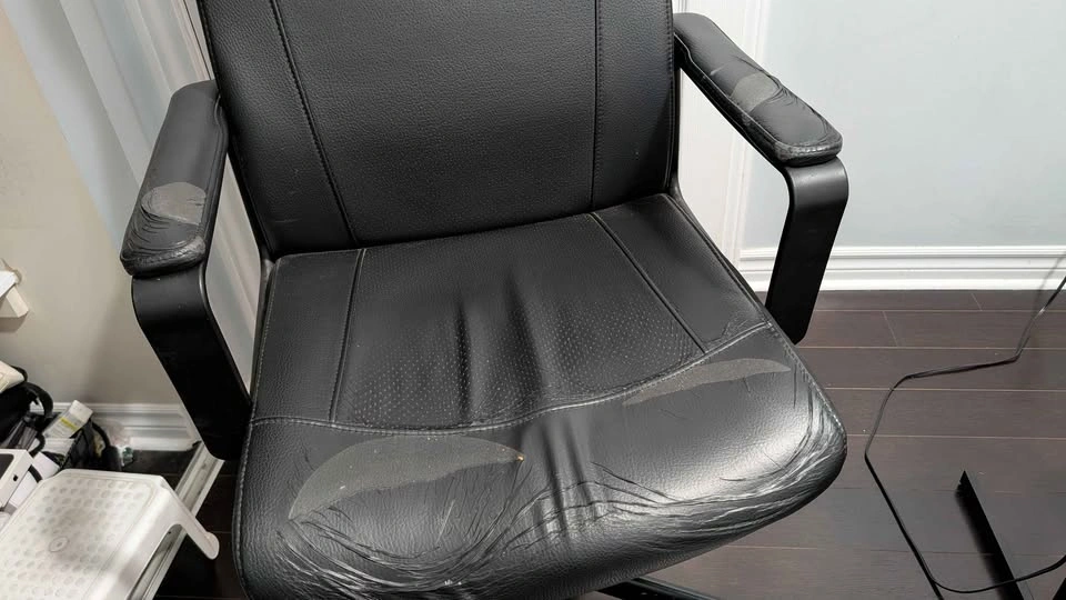 Executive Black Office Chair / Desk Chair (Ergonomic) - photo 2
