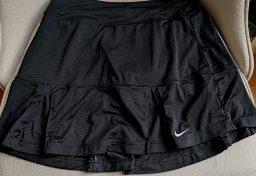 Nike Women's Black Athletic Training skirt w/ Built-In Shorts XS