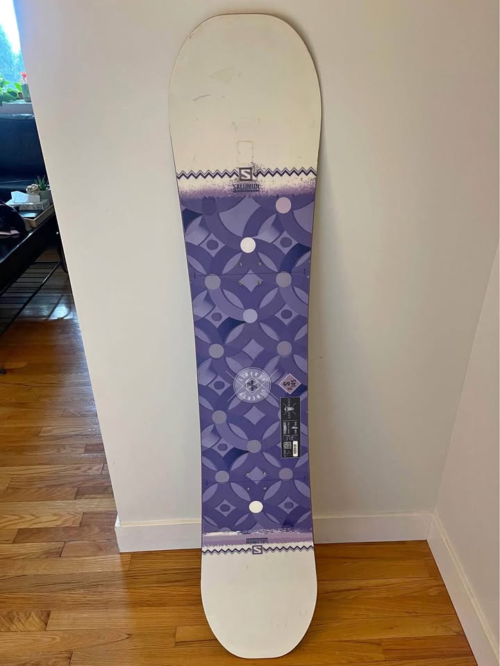 Women’s Salomon Snowboard Size S
