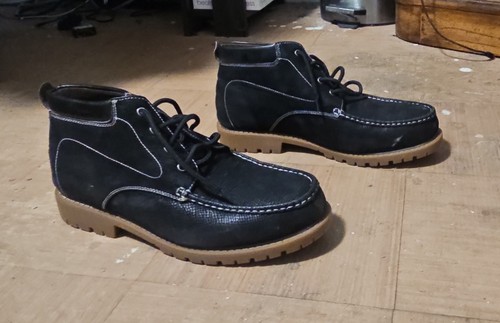 Black Leather Moc Toe Chukka Boots With Gum Sole
