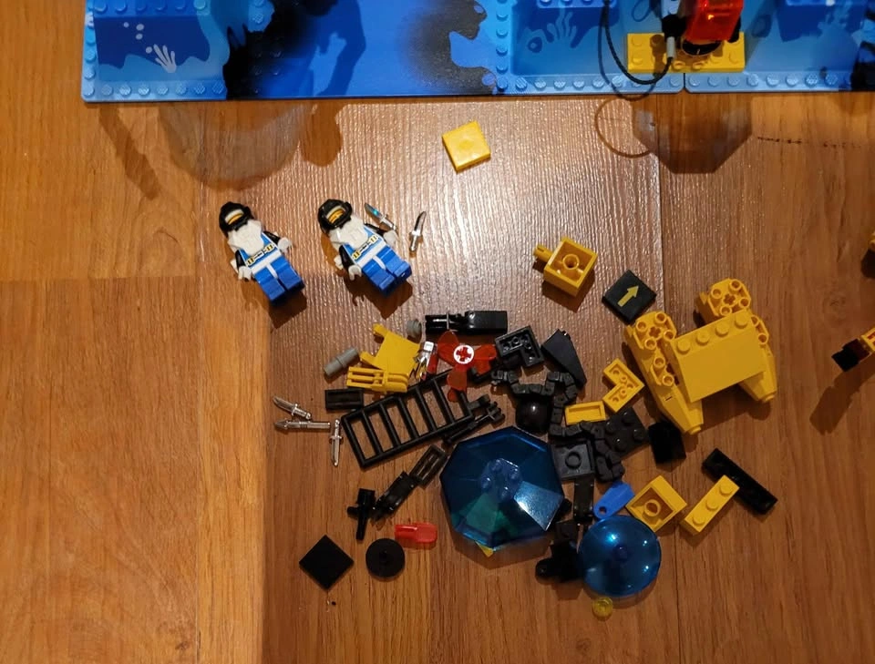 LEGO 6195 Aquazone Aquanauts Neptune Discovery Lab - photo 5