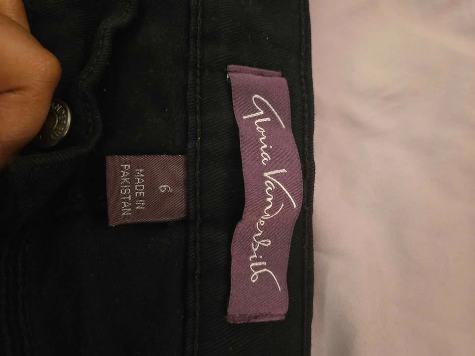 Women's Jeans: Sizes 6, 8, 10 - photo 2