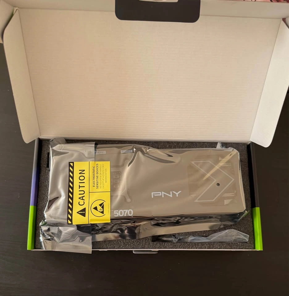 PNY NVIDIA GeForce RTX 5070 EPIC-X RGB OC Triple-Fan GPU - photo 4