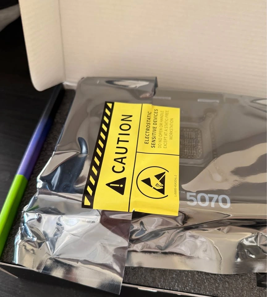 PNY NVIDIA GeForce RTX 5070 EPIC-X RGB OC Triple-Fan GPU - photo 5